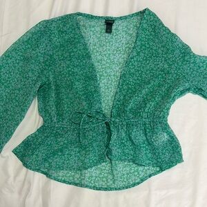 3/$50 Sheer flowy cropped wrap cardigan xs
